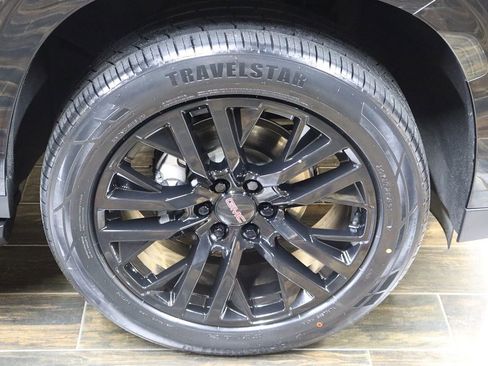 Used 2021 GMC Yukon SLT w/ SLT Premium Package image 28