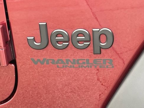 Used 2022 Jeep Wrangler Unlimited Sport image 11