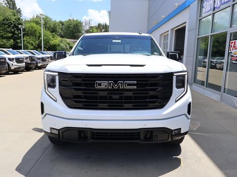 Certified 2025 GMC Sierra 1500 Elevation w/ Elevation Premium Package AWD/4WD image 5