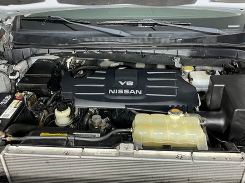 Used 2017 Nissan Titan PRO-4X image 9