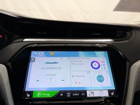 Used 2020 Chevrolet Bolt Premier w/ Infotainment Package FWD image 31