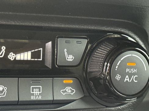 Used 2026 Nissan Kicks SV w/ SV Premium Package FWD image 35