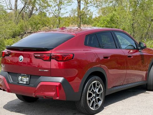 Used 2025 BMW X2 xDrive28i w/ Premium Package AWD/4WD image 4