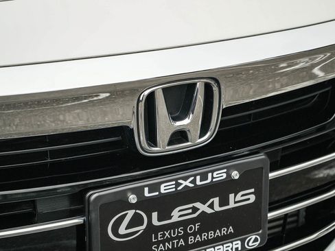 Used 2022 Honda Accord Touring image 9