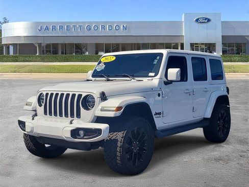 Used 2022 Jeep Wrangler Unlimited Sahara image 2