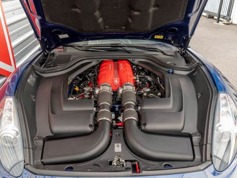 Used 2012 Ferrari California RWD image 23