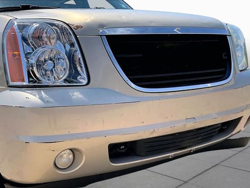 Used 2011 GMC Yukon SLT w/ SLT-2 Equipment Package RWD image 27