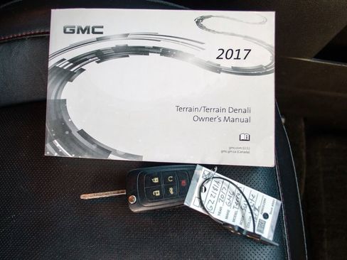 Used 2017 GMC Terrain SLT w/ Driver Alert Package I image 32