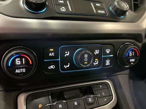 Used 2023 GMC Acadia SLE image 20