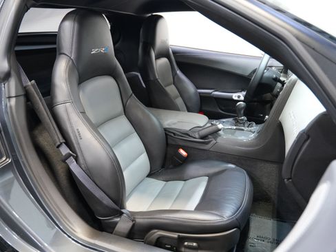 Used 2009 Chevrolet Corvette ZR1 w/ Preferred Equipment Group RWD image 32