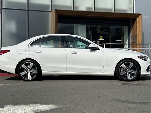 Used 2025 Mercedes-Benz C 300 4MATIC Sedan image 8