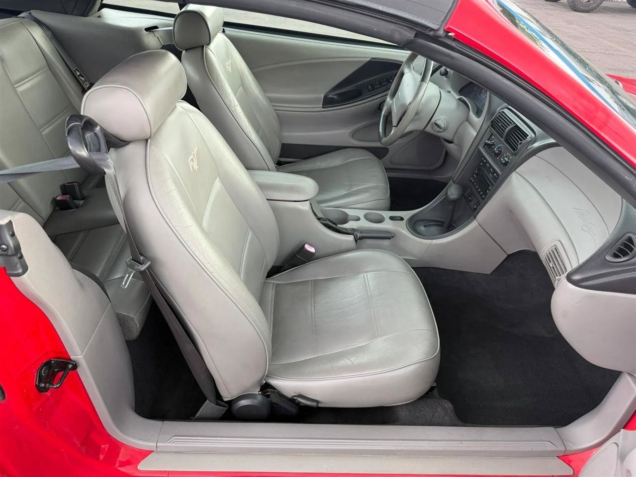 Used 2002 Ford Mustang Convertible RWD image 29
