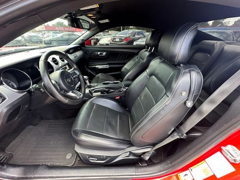 Used 2017 Ford Mustang GT Premium RWD image 9
