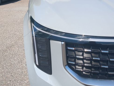 New 2026 Kia Carnival SX image 9