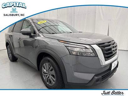 Used 2024 Nissan Pathfinder SV