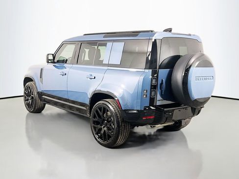 Used 2026 Land Rover Defender 110 X-Dynamic SE AWD/4WD image 7