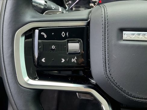 Used 2023 Land Rover Range Rover Velar R-Dynamic S image 22
