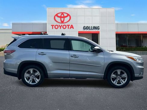 Used 2016 Toyota Highlander Limited w/ Driver Technology Package AWD/4WD image 6