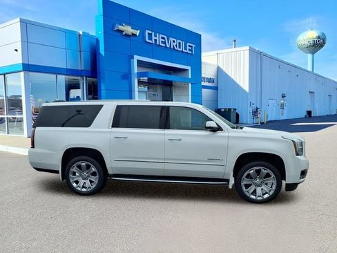 Used 2018 GMC Yukon XL Denali w/ Open Road Package AWD/4WD image 2