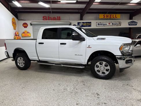 Used 2024 RAM 2500 Big Horn w/ Off Road Package AWD/4WD image 9