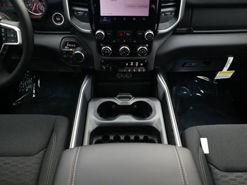 New 2026 RAM 1500 4x4 Crew Cab image 25