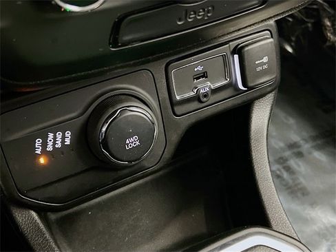 Used 2019 Jeep Renegade Sport image 11