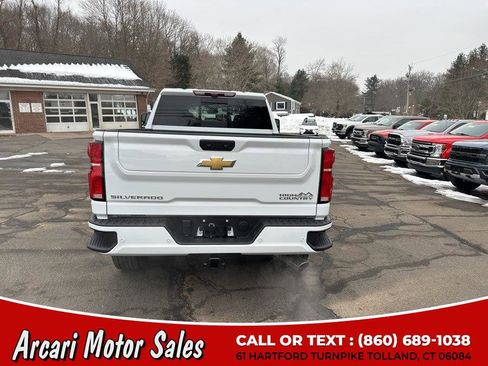 Used 2024 Chevrolet Silverado 2500 High Country w/ Technology Package image 4