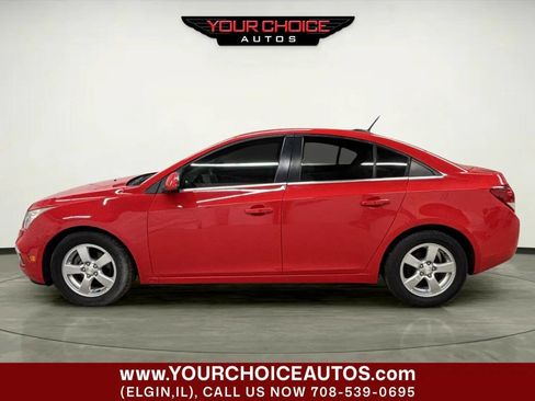 Used 2015 Chevrolet Cruze LT image 2