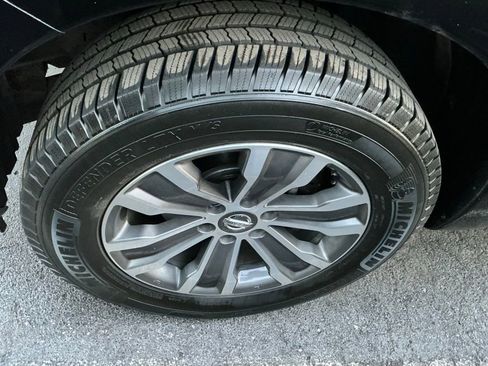 Used 2018 Nissan Titan SL image 7