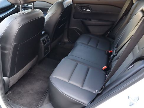 Used 2023 Nissan Rogue SV w/ SV Premium B Package FWD image 6