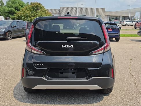 Used 2024 Kia Soul LX w/ Option Group 015 FWD image 6