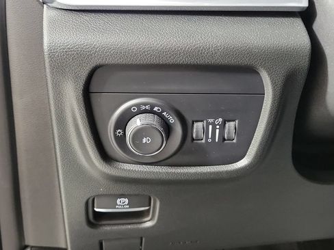 Used 2023 Jeep Grand Cherokee L Summit w/ High Altitude Package AWD/4WD image 13
