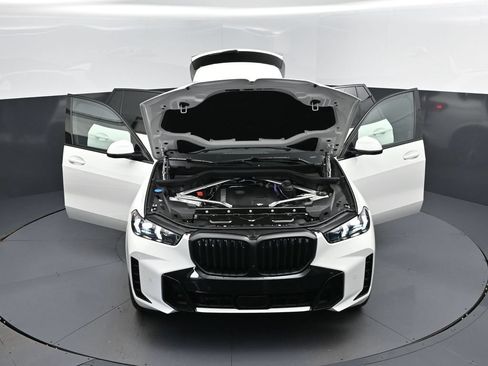 New 2026 BMW X5 xDrive40i w/ M Sport Package AWD/4WD image 52