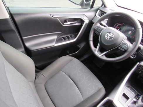 Used 2024 Toyota RAV4 XLE w/ Weather Package image 32