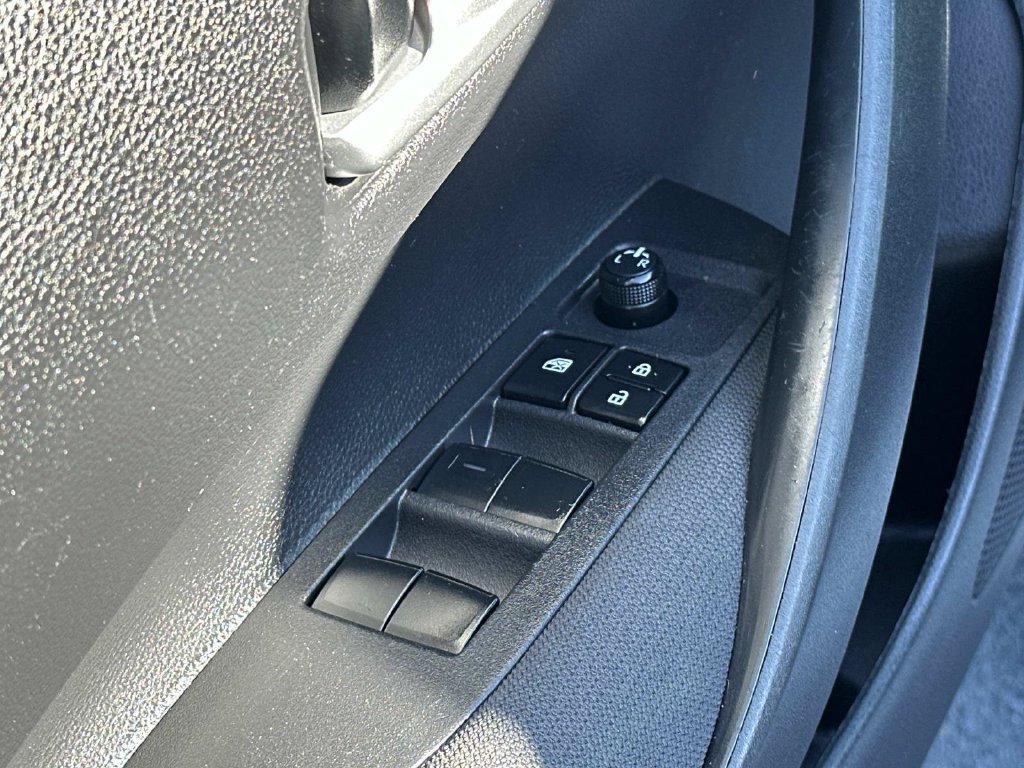 Used 2021 Toyota Corolla LE FWD image 18
