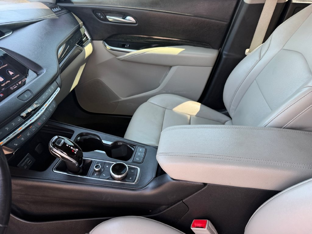 Used 2023 Cadillac XT4 Premium Luxury w/ Enhanced Visibility Package FWD image 12