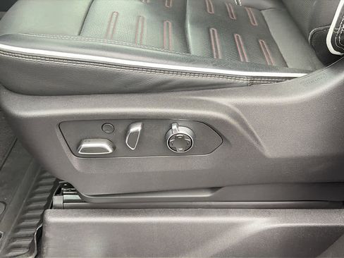 Certified 2025 GMC Sierra 1500 AT4X image 3