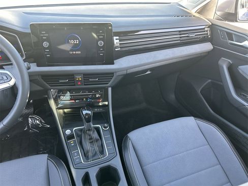 New 2026 Volkswagen Jetta SE image 12