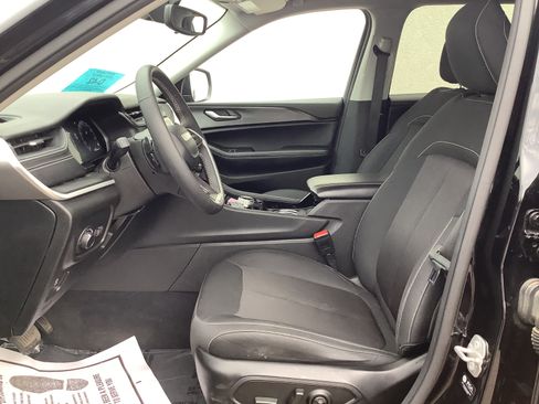 Used 2023 Jeep Grand Cherokee L Laredo w/ Luxury Tech Group I AWD/4WD image 12