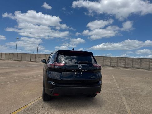 Used 2026 Nissan Rogue S FWD image 18