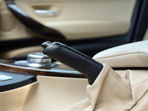 Used 2017 BMW 330i Gran Turismo xDrive image 14