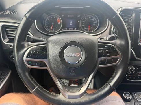 Used 2019 Jeep Cherokee Limited AWD/4WD image 17