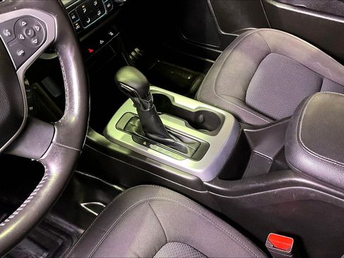 Used 2022 Chevrolet Colorado LT w/ Fleet Safety Package image 18