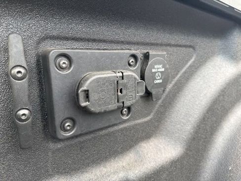 Used 2025 RAM 3500 Big Horn image 33