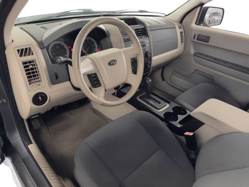Used 2009 Ford Escape XLS image 4