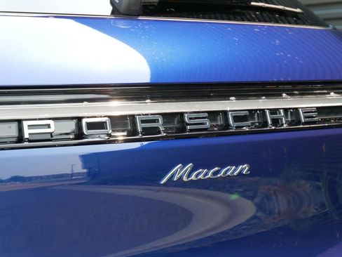 New 2025 Porsche Macan image 8