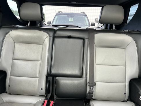 Used 2018 Chevrolet Equinox Premier FWD image 13