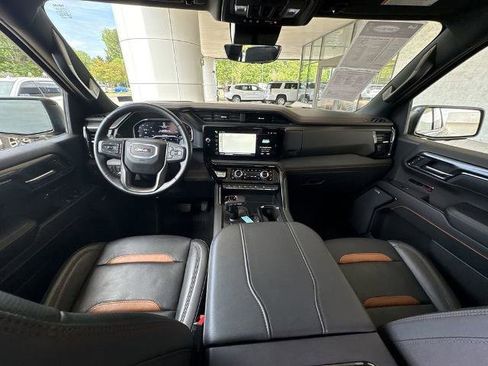 Used 2024 GMC Sierra 1500 AT4 w/ Technology Package AWD/4WD image 21