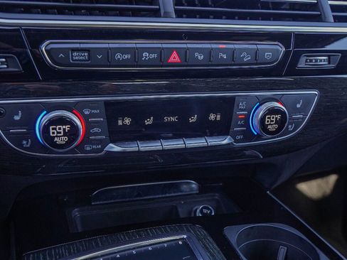 Used 2019 Audi Q7 3.0T Prestige w/ Prestige Package image 18