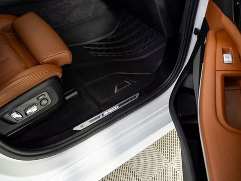 Used 2025 BMW X7 M60i image 25